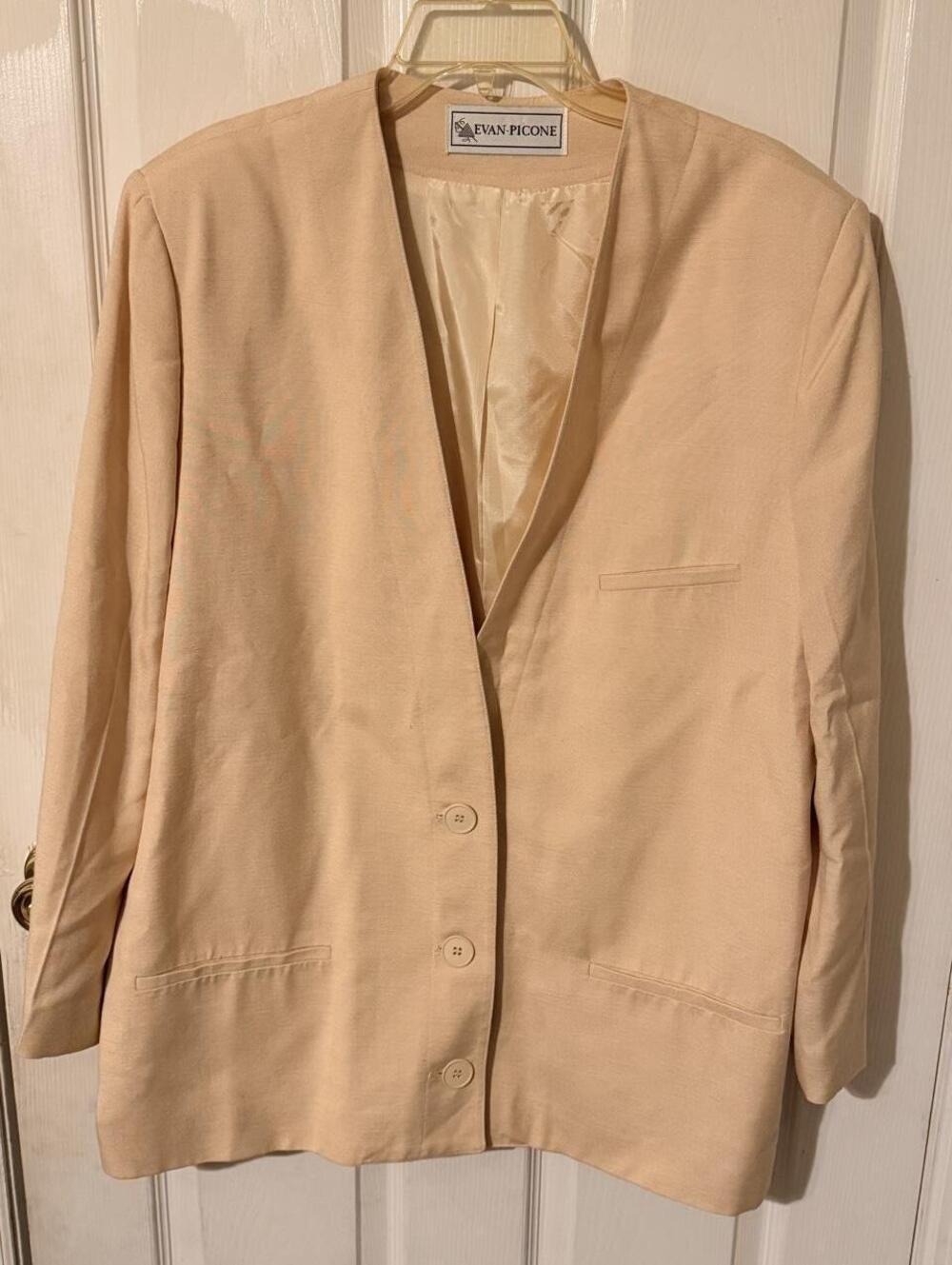 Vintage Women’s Evan-Picone Chic Collarless Blazer Jacket Beige ILGWU USA Made